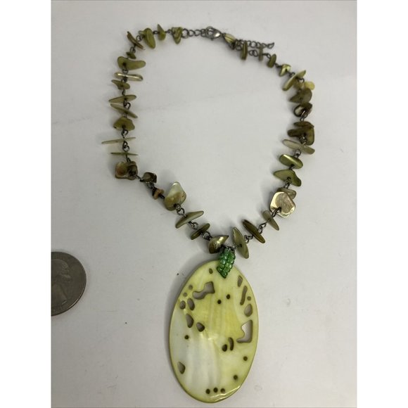 Mother Of Pearl Green Asian Bird Themed Adjustable Choker - Picture 3 of 8